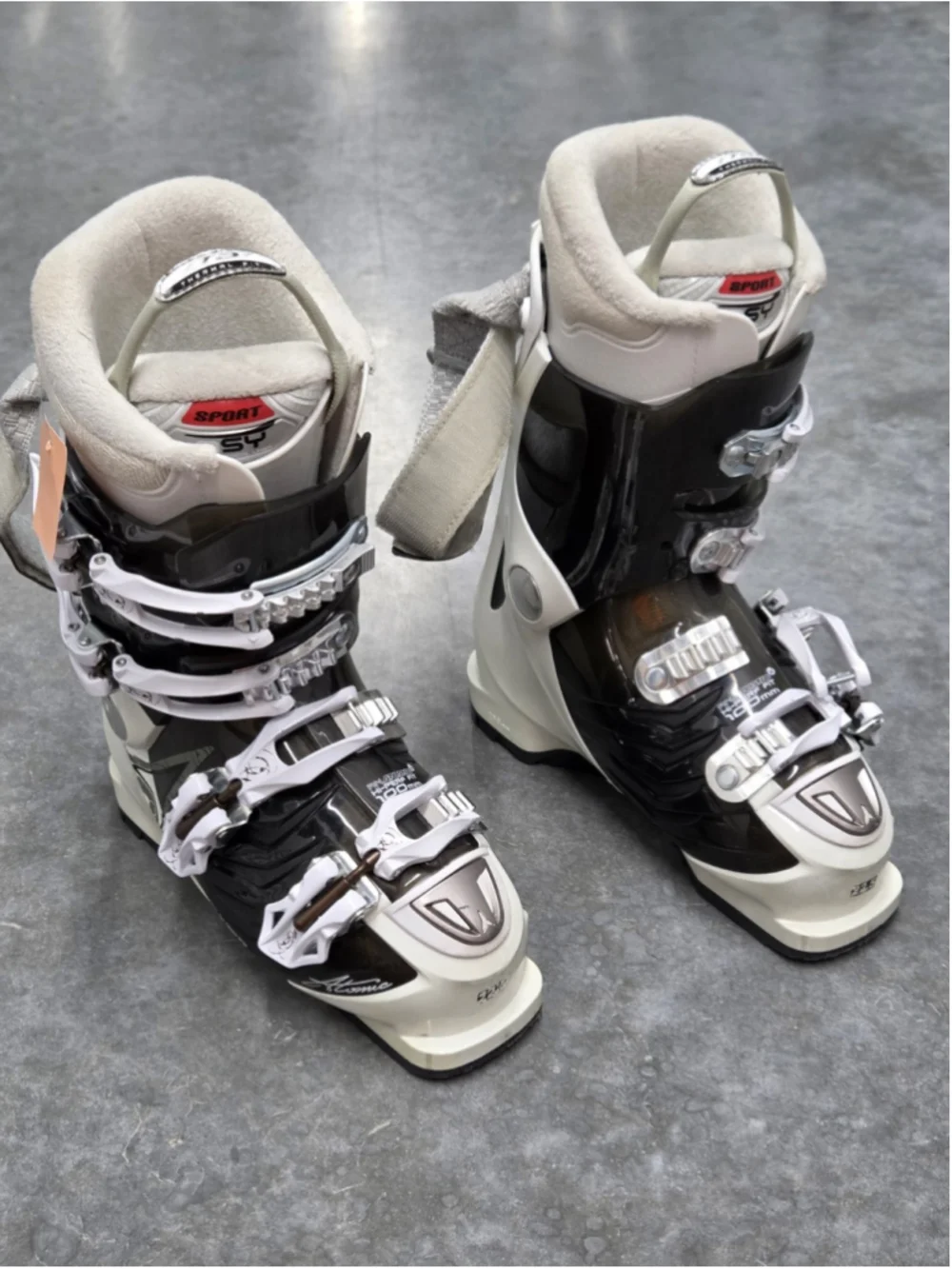 Atomic Hawx 90 Thermal Fit Hi-Perf Fit 100mm 22.0-22.5 Pre-owned